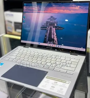 New Laptop Asus ZenBook Flip 14 UX461UN 16GB Intel Core i7 SSD 512GB