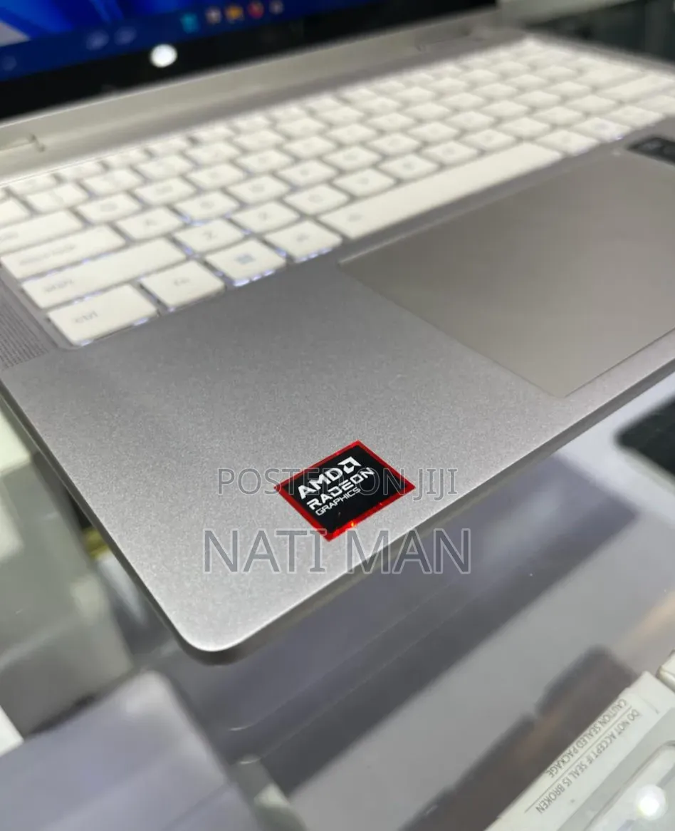 New Laptop Lenovo Yoga 700 16GB AMD Ryzen 5 SSD 512GB
