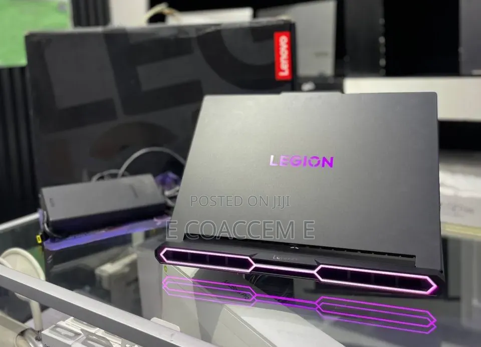 New Laptop Lenovo Legion Pro 7 64GB Intel Core Ultra 9 SSD 2T