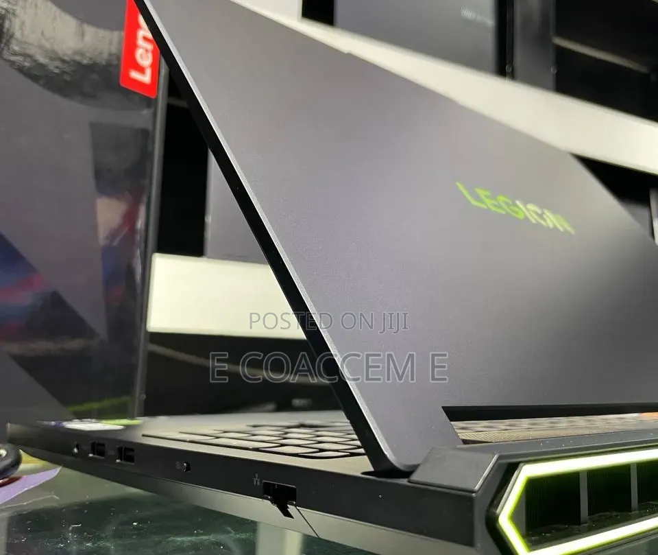 New Laptop Lenovo Legion Pro 7 64GB Intel Core Ultra 9 SSD 2T