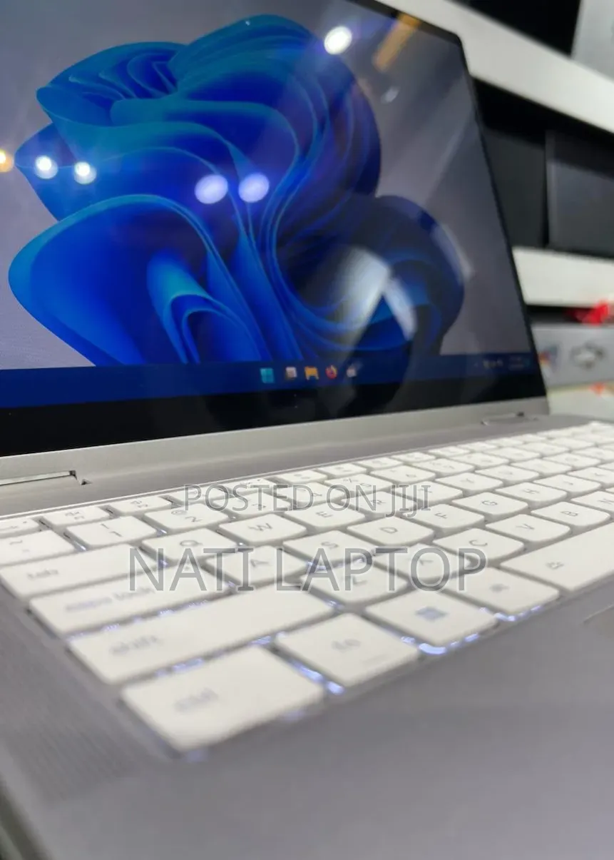 New Laptop Lenovo 16GB AMD Ryzen 5 SSD 512GB