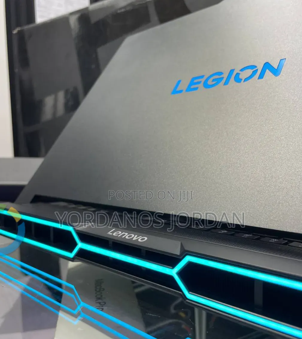 New Laptop Lenovo Legion Pro 7 64GB Intel Core Ultra 9 SSD 2T