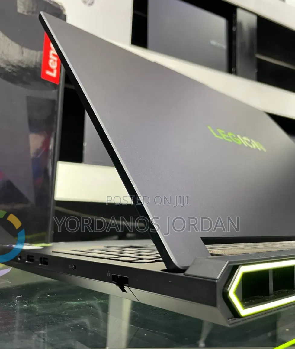 New Laptop Lenovo Legion Pro 7 64GB Intel Core Ultra 9 SSD 2T
