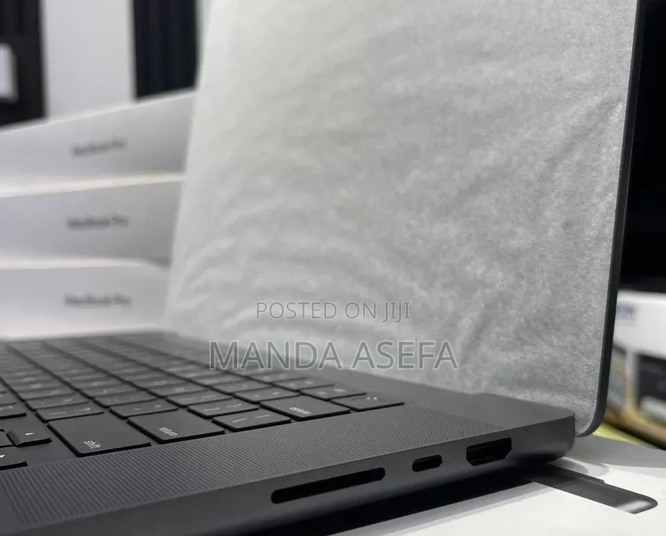 New Laptop Apple MacBook Pro 36GB Apple M3 Max SSD 1T