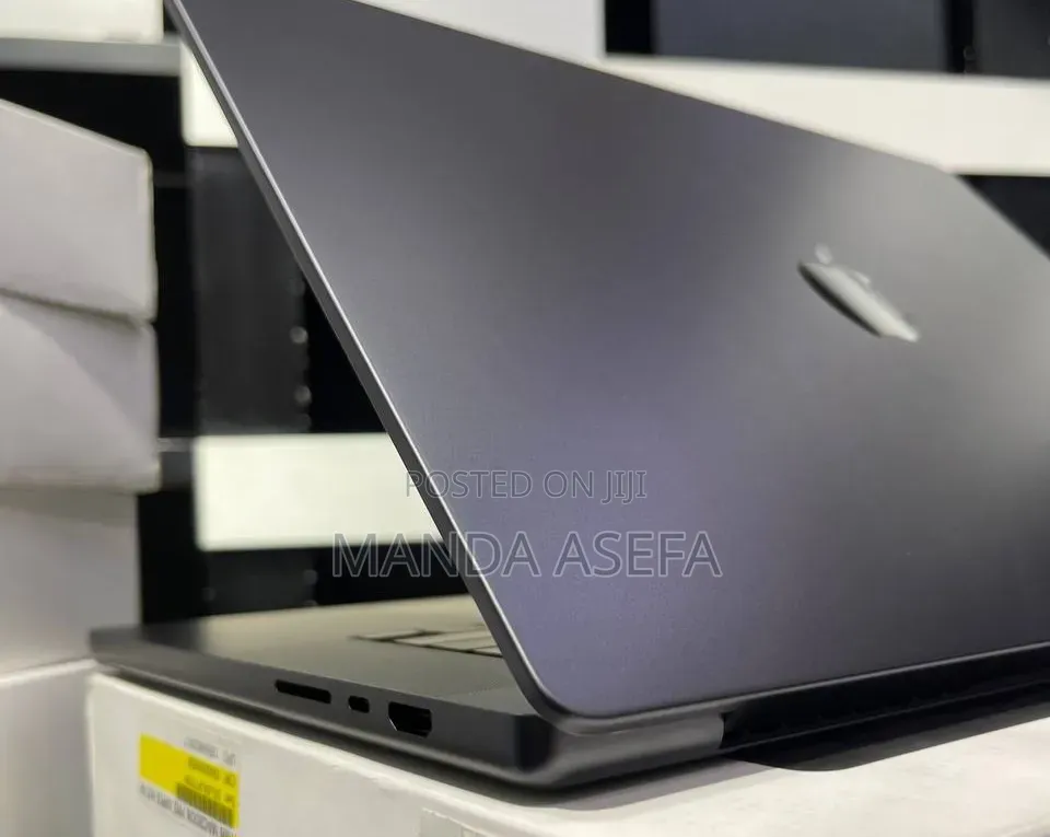 New Laptop Apple MacBook Pro 36GB Apple M3 Max SSD 1T