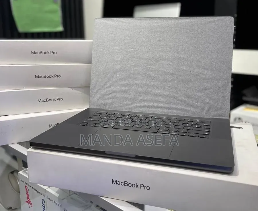 New Laptop Apple MacBook Pro 36GB Apple M3 Max SSD 1T