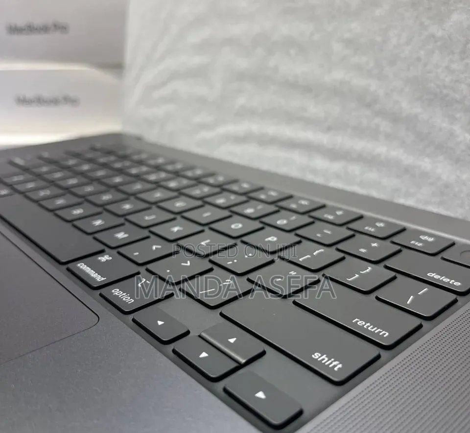 New Laptop Apple MacBook Pro 36GB Apple M3 Max SSD 1T