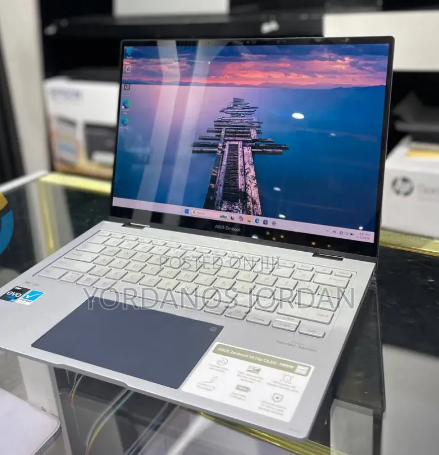 New Laptop Asus ZenBook Flip 14 UX461UA 16GB Intel Core i7 SSD 512GB