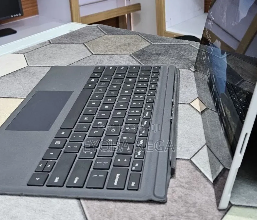 New Laptop Microsoft Surface Pro 7 16GB Intel Core i7 SSD 512GB