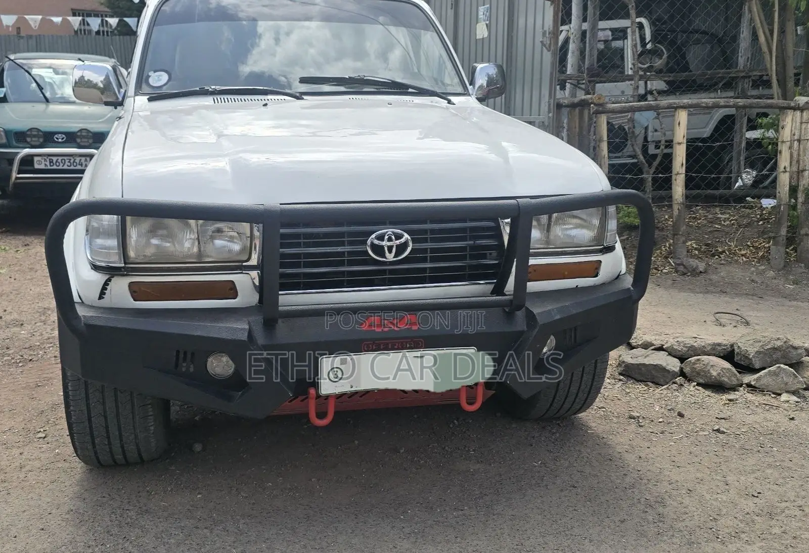 Toyota Land Cruiser 1995 White