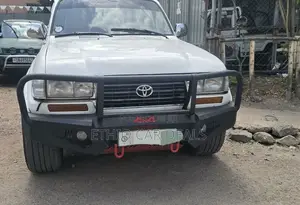 Toyota Land Cruiser 1995 White