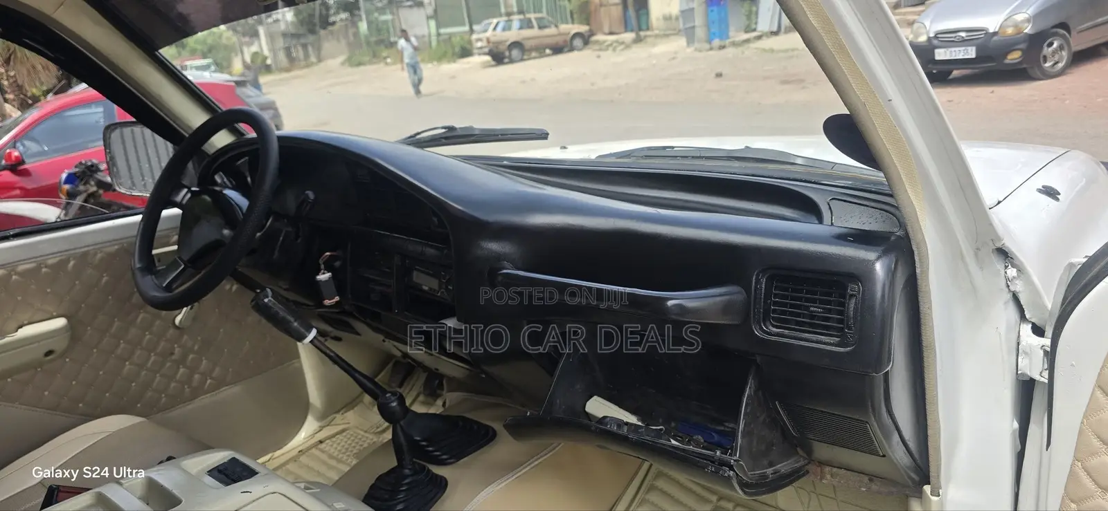 Toyota Land Cruiser 1995 White