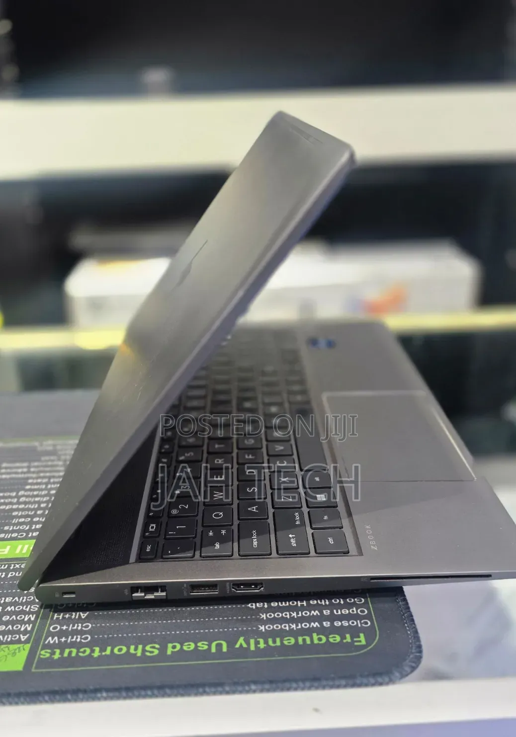 New Laptop HP ZBook Firefly 16 G10 16GB Intel Core i7 SSD 512GB