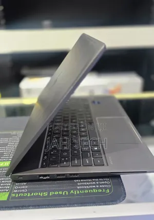 New Laptop HP ZBook Firefly 16 G10 16GB Intel Core i7 SSD 512GB