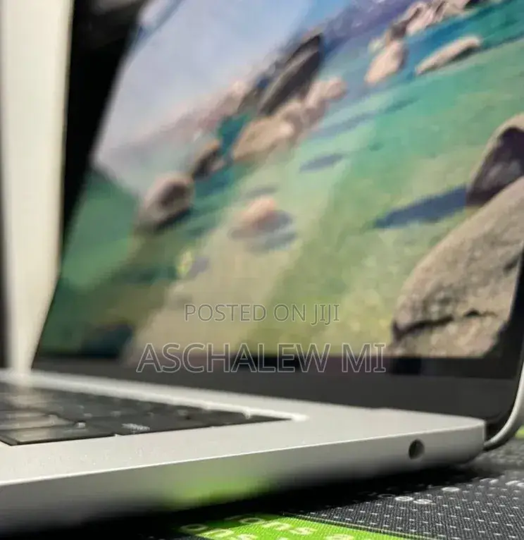 New Laptop Apple MacBook Air 2025 M4 15-inch 24GB Apple M4 SSD 512GB