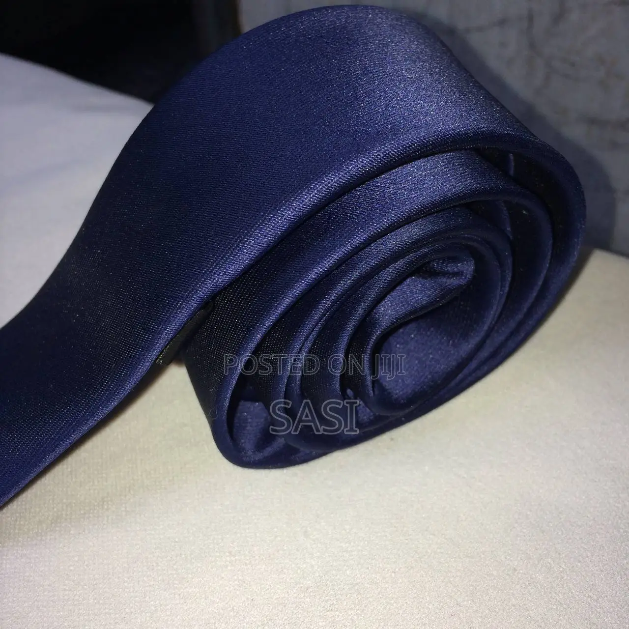 Sleek Bluetie – Classic Timeless Style