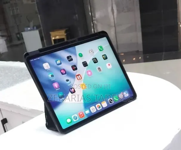New Apple iPad Pro 1 TB Silver