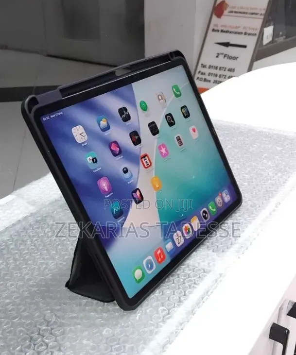 New Apple iPad Pro 1 TB Silver
