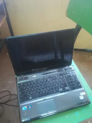 Laptop Toshiba Satellite A350 8GB Intel Core i7 HDD+SSD 500GB