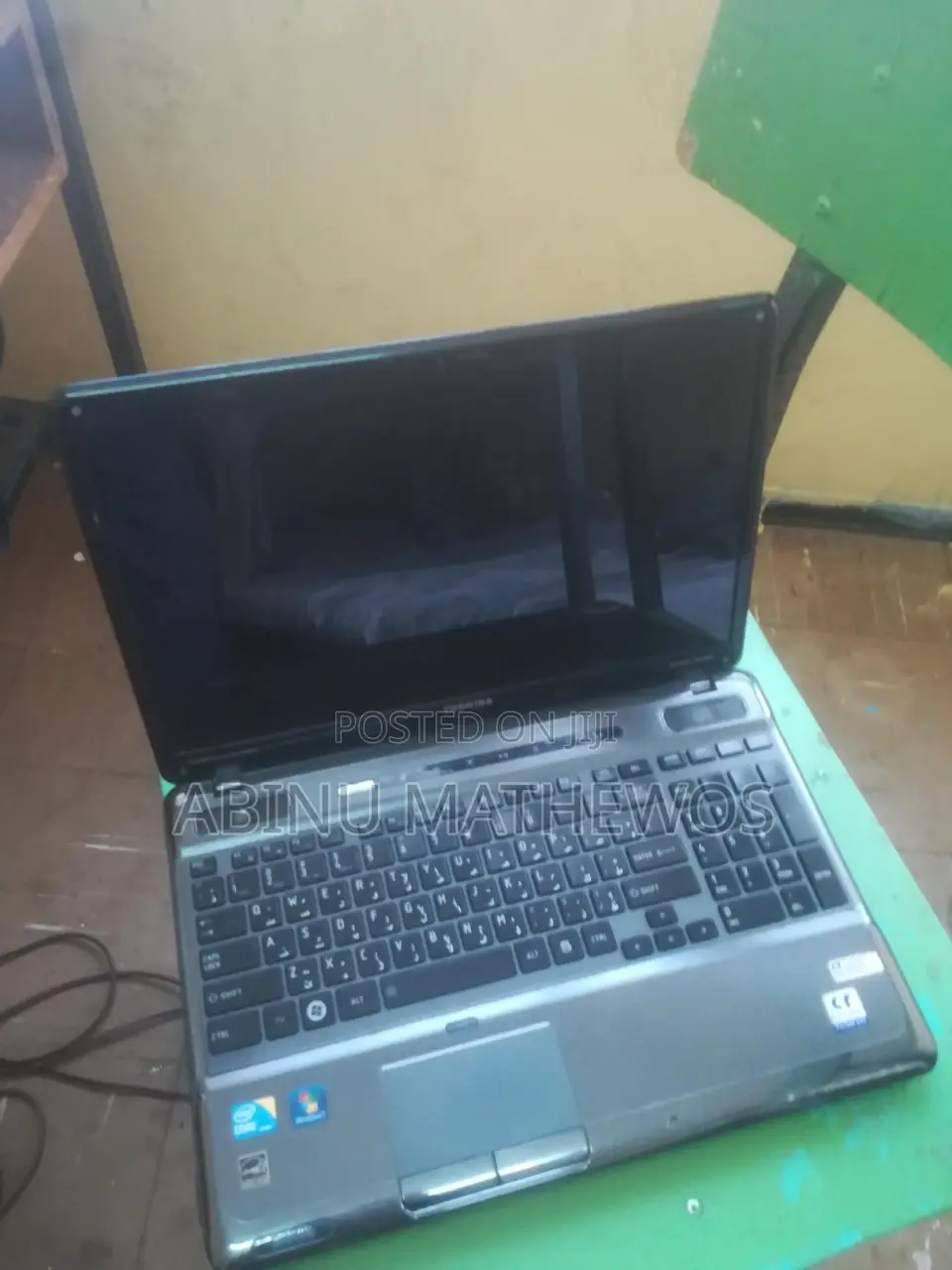 Laptop Toshiba Satellite A350 8GB Intel Core i7 HDD+SSD 500GB