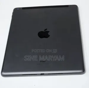 New Apple iPad 9.7 256 GB Black