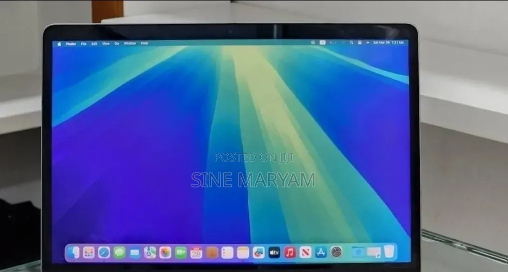 New Laptop Apple MacBook 2020 8GB Intel Core i5 SSD 512GB