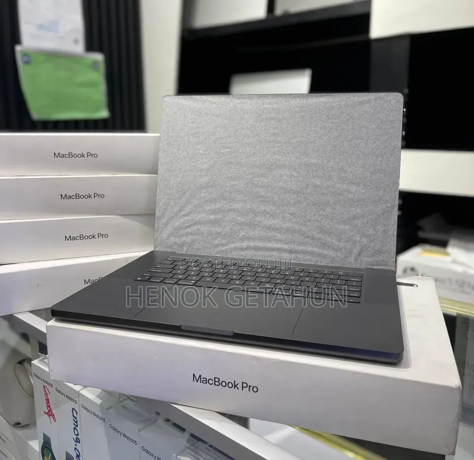 New Apple MacBook Pro 2024 M3 Max 16-inch 36GB Apple M3 Max SSD 1T