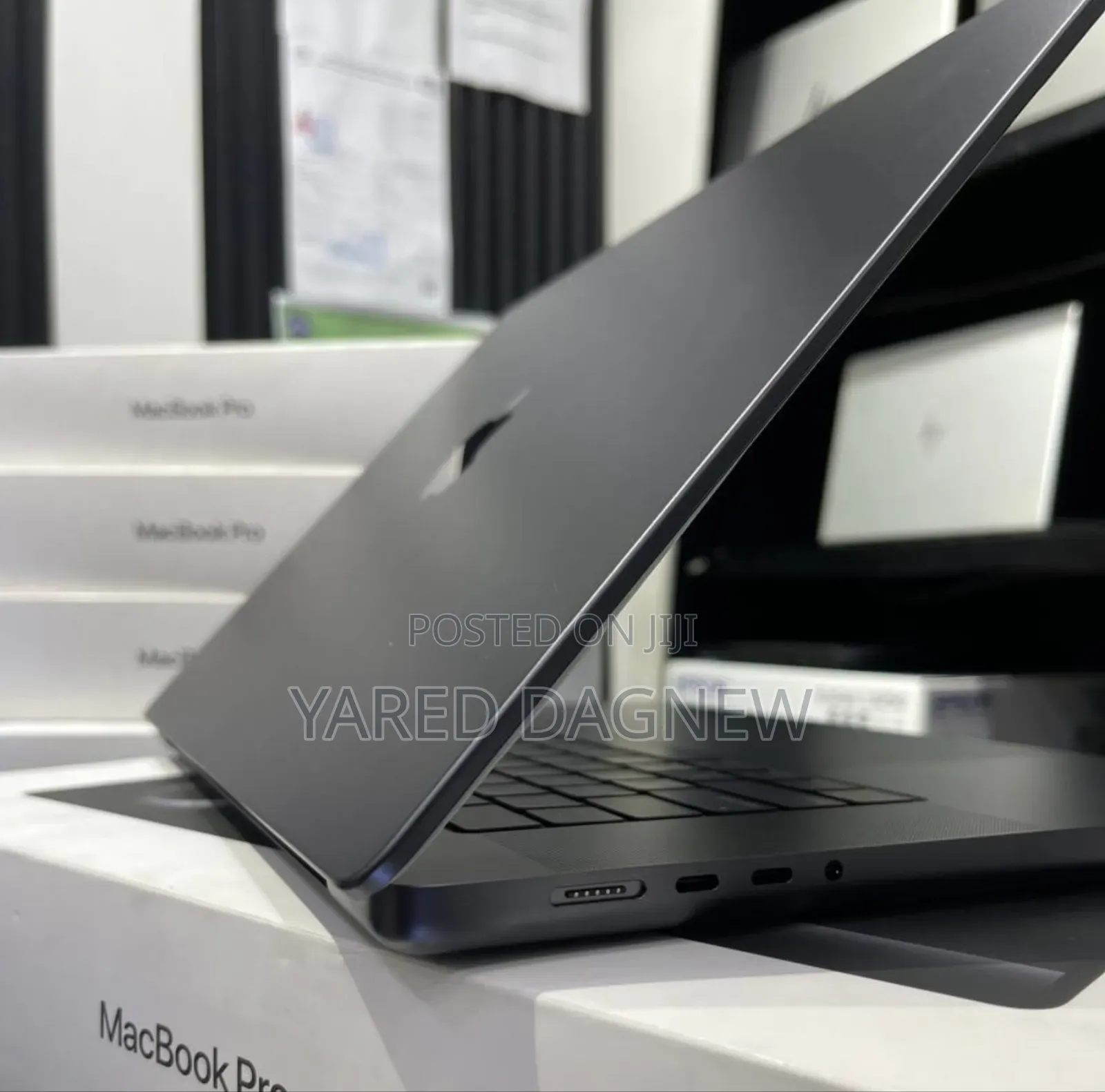 New Apple MacBook Pro 2023 M3 Max 16-inch 36GB Apple M3 Max SSD 1T