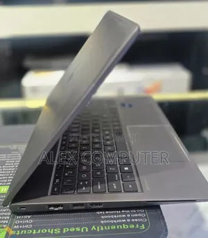 New Laptop HP ZBook Firefly 16 G10 16GB Intel Core i7 SSD 512GB