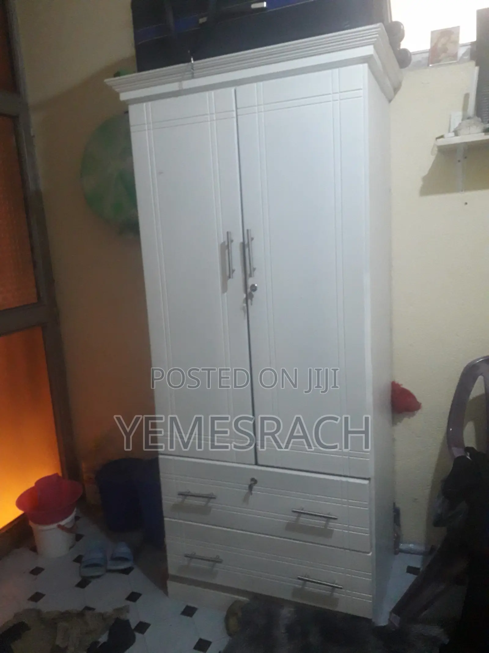 Closet(ቁም ሳጥን)