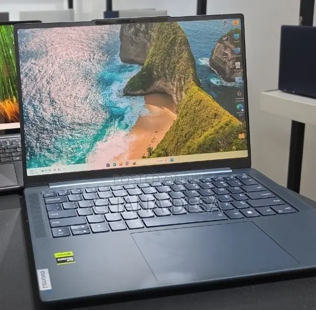 New Laptop Lenovo 32GB AMD Ryzen 7 SSD 512GB