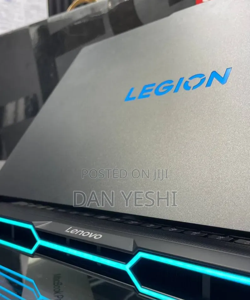 New Laptop Lenovo Legion Pro 7 64GB Intel Core Ultra 9 SSD 2T