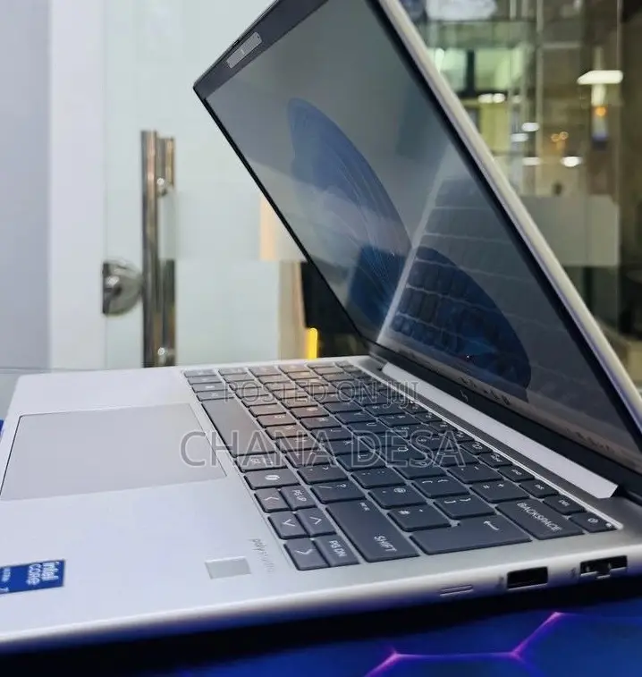 New Laptop HP 16GB Intel Core Ultra 7 SSD 1T