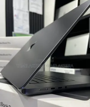 New Laptop Apple MacBook Pro M1 32GB Apple M1 Max SSD 1T