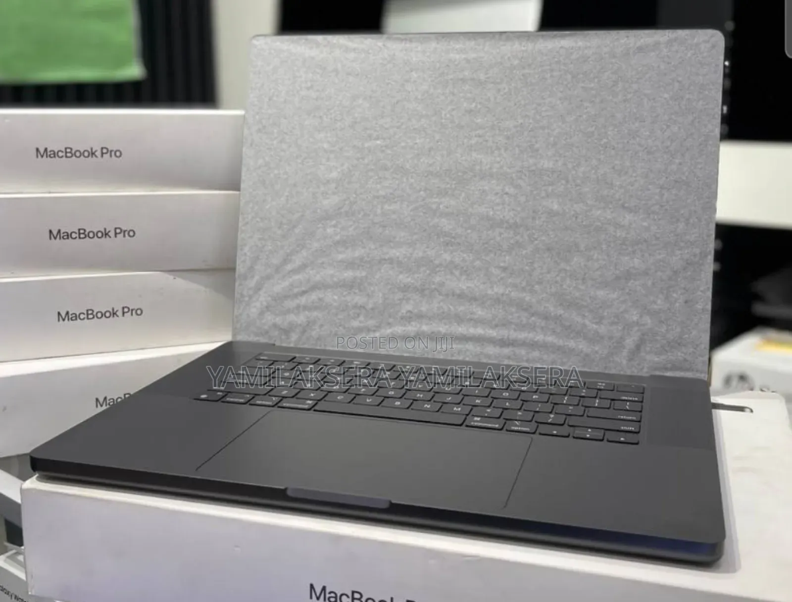 New Laptop Apple MacBook Pro M1 32GB Apple M1 Max SSD 1T