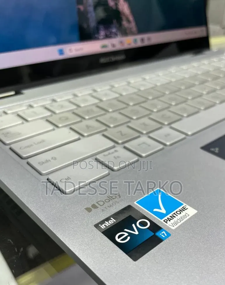 New Laptop Asus ZenBook Flip 14 UX461UN 16GB Intel Core i7 SSD 512GB