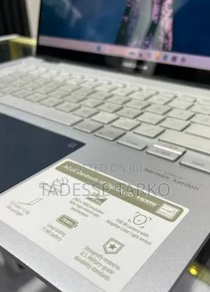 New Laptop Asus ZenBook Flip 14 UX461UN 16GB Intel Core i7 SSD 512GB