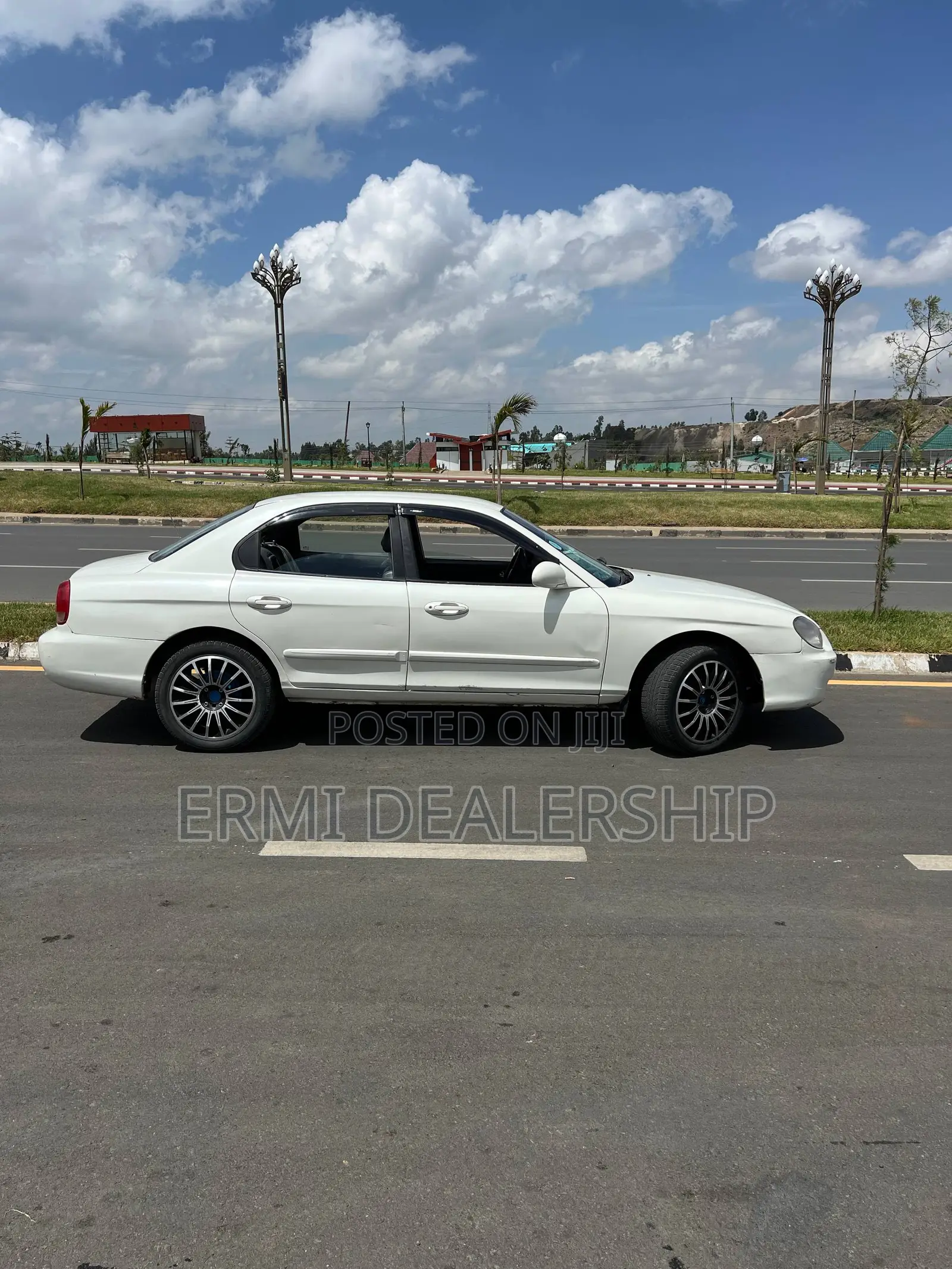 Hyundai Sonata 2001 White
