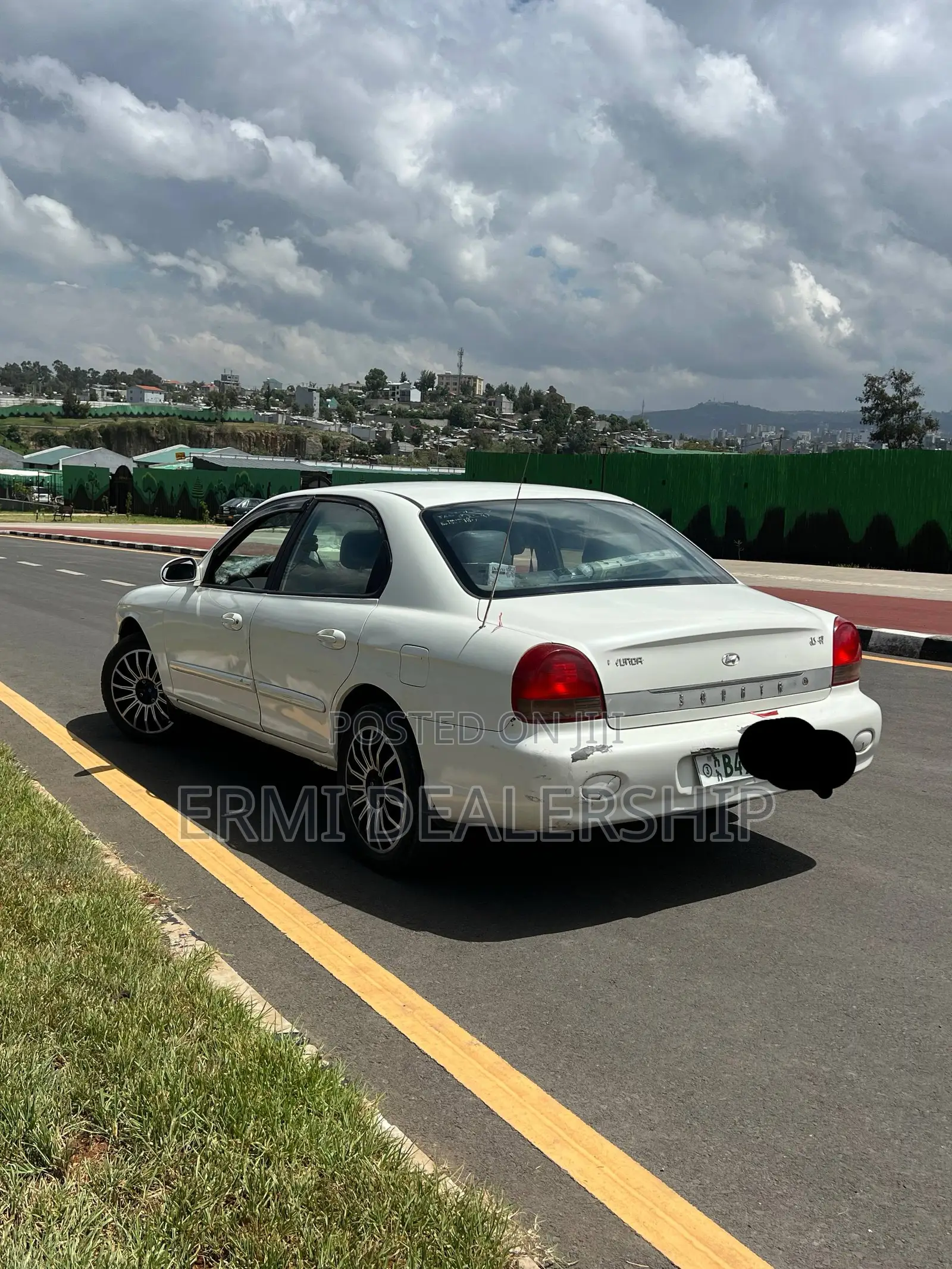 Hyundai Sonata 2001 White