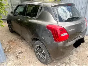 Suzuki Swift 2022 Gray