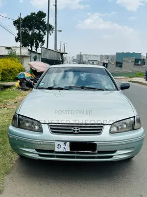 Toyota Camry 2001 Gray
