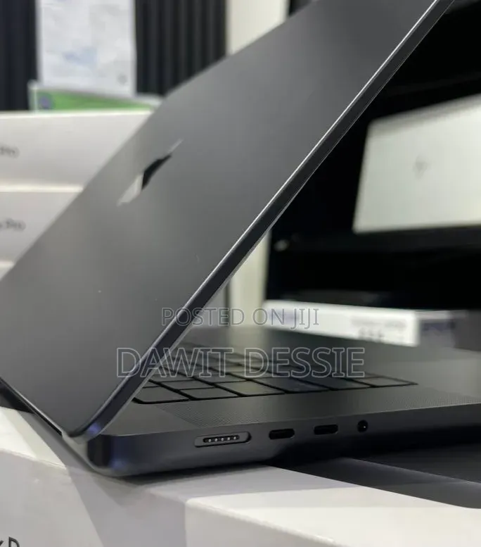 New Apple MacBook Pro 2023 M3 Max 16-inch 36GB Apple M3 Max SSD 1T