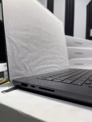 New Laptop Apple MacBook Pro 36GB Apple M3 Max SSD 1T