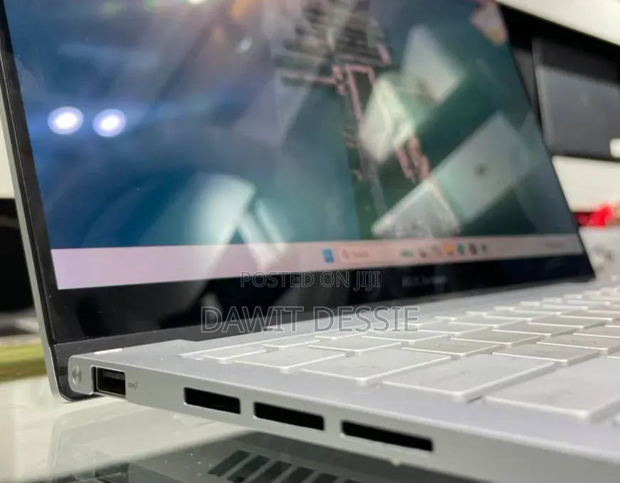 New Laptop Asus 16GB Intel Core i7 SSD 512GB