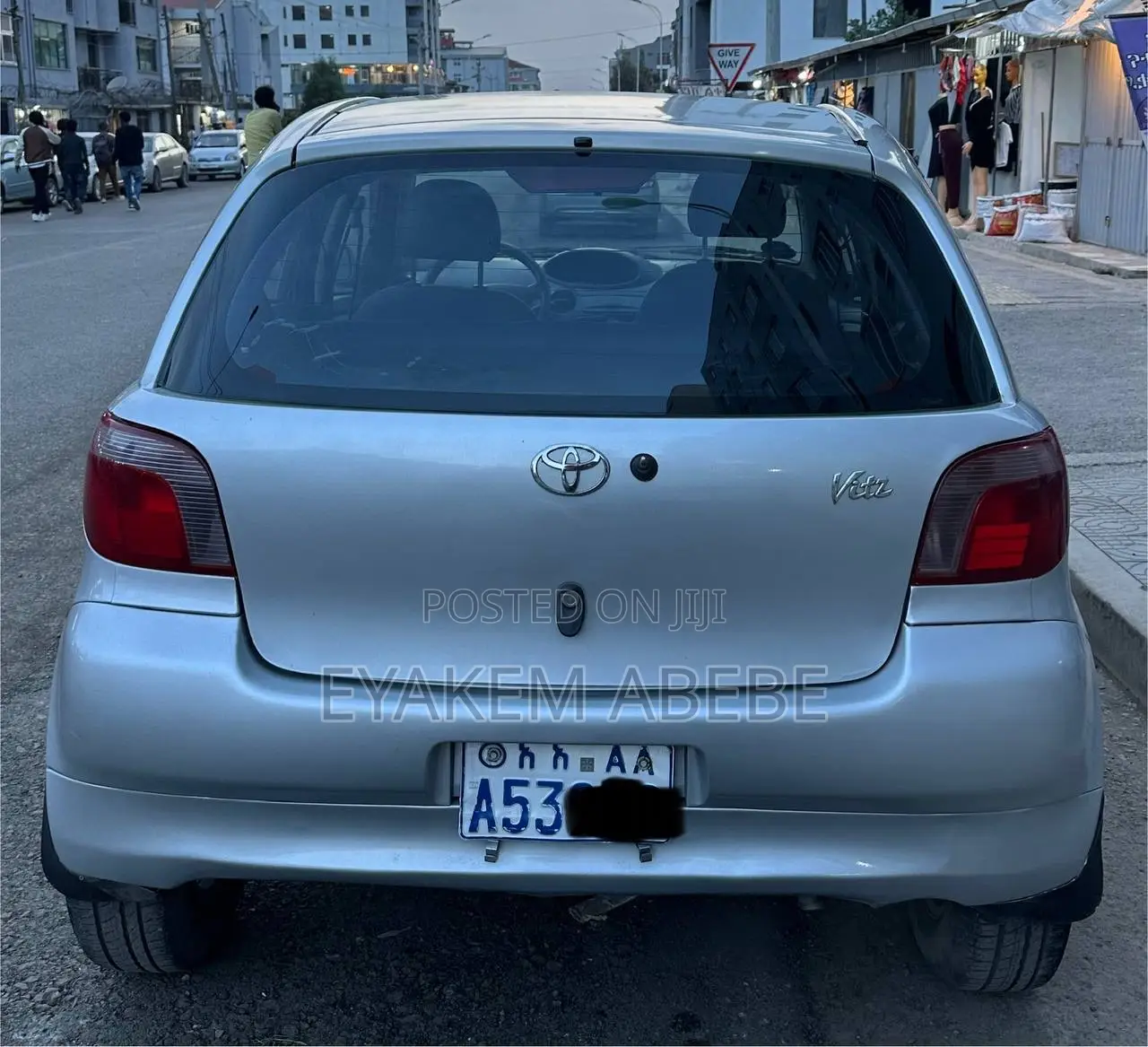 Toyota Vitz 2001 Silver