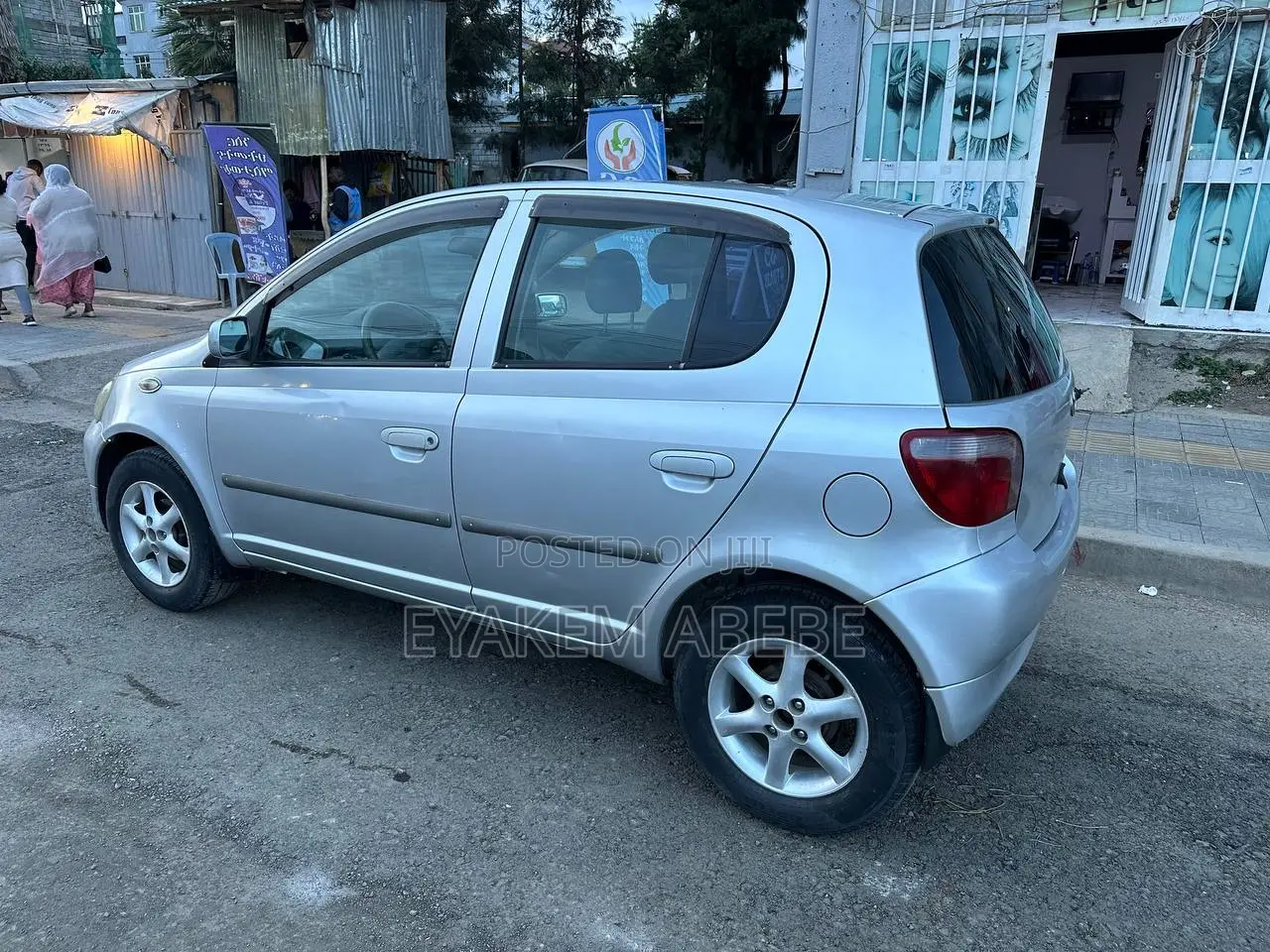 Toyota Vitz 2001 Silver