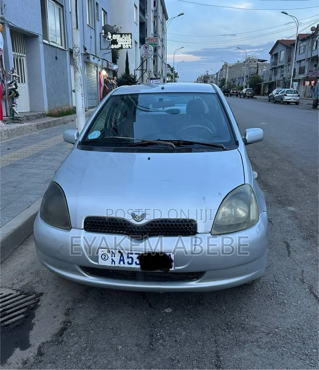 Toyota Vitz 2001 Silver