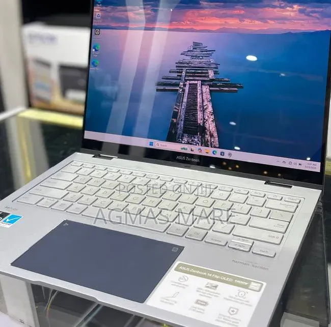 New Laptop Asus ZenBook Flip 14 UX461UA 16GB Intel Core i7 SSD 512GB