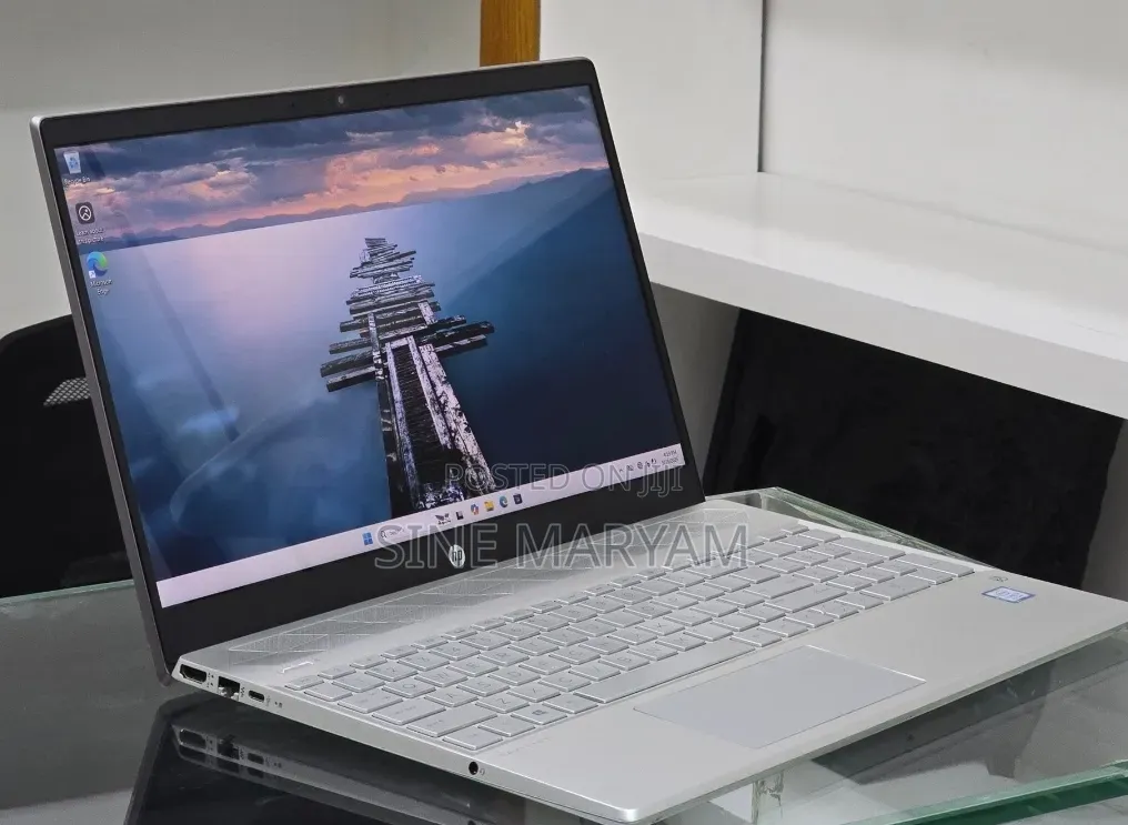 New Laptop HP Pavilion 15 8GB Intel Core i7 SSD 256GB