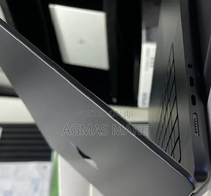 New Apple MacBook Pro 2023 M3 Max 16-inch 36GB Apple M3 Max SSD 1T